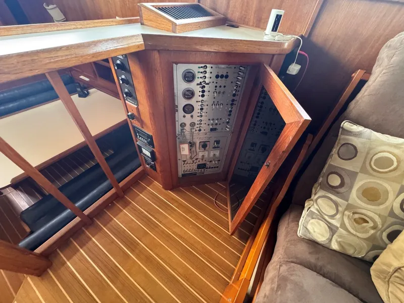 Slide: The Image of Chris-Craft 44 Sedan 1987 - 6116636