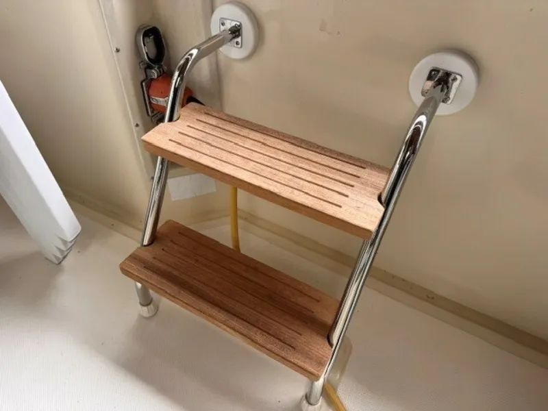 Slide: The Image of Chris-Craft 44 Sedan 1987 - 6116618