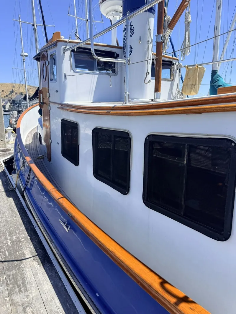 Slide: The Image of Lord Nelson Victory Tug 1987 - 6124134