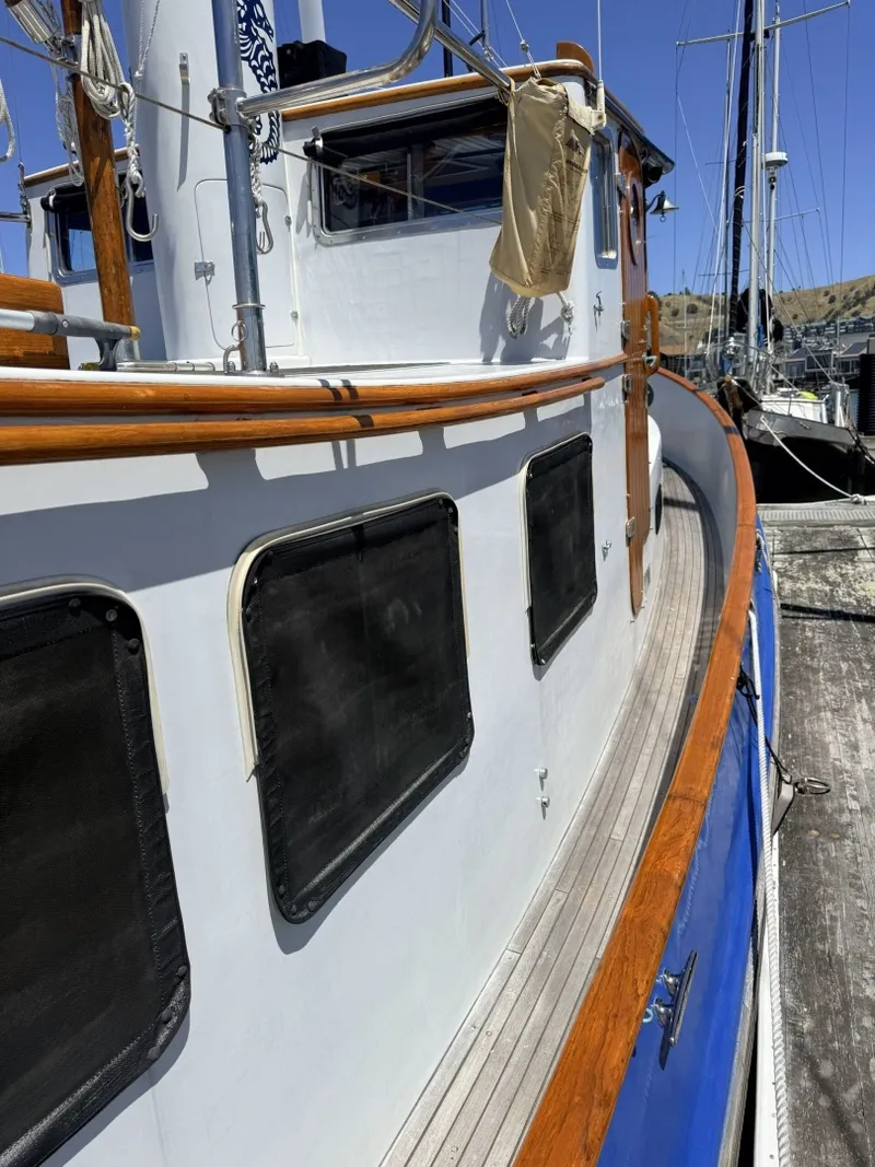 Slide: The Image of Lord Nelson Victory Tug 1987 - 6120599