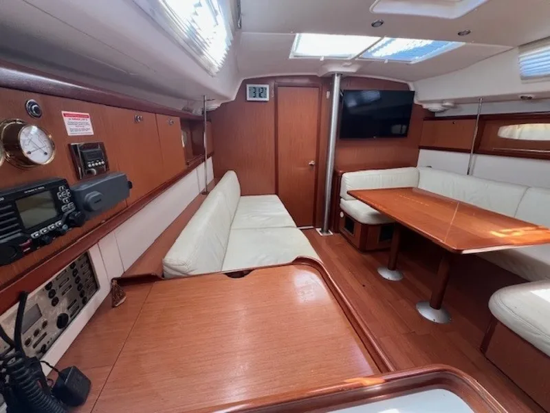 Slide: The Image of Beneteau Oceanis 43 2009 - 6124214