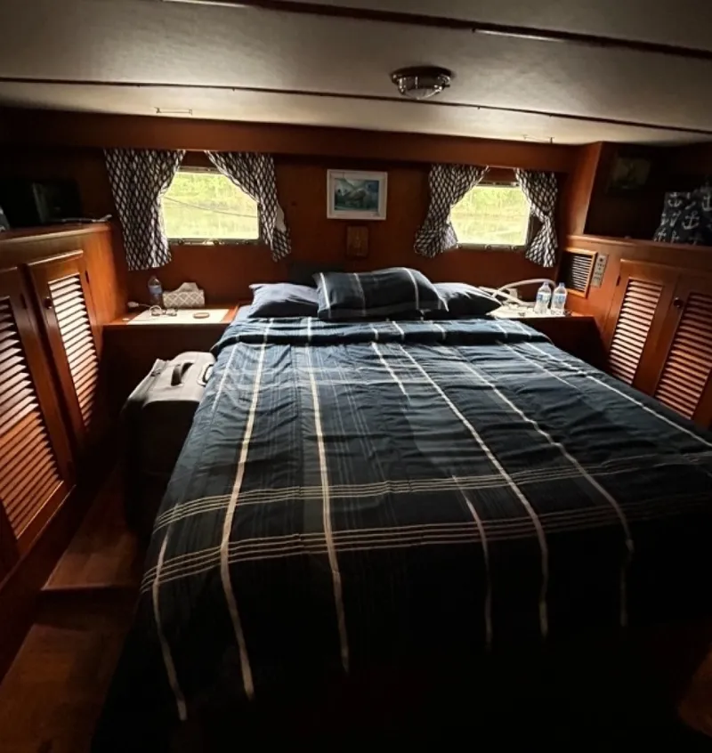 Slide: The Image of DeFever Offshore Cruiser 1990 - 6158504