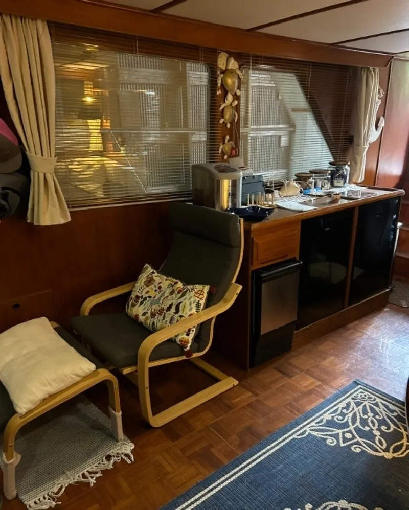Slide: The Image of DeFever Offshore Cruiser 1990 - 6158500