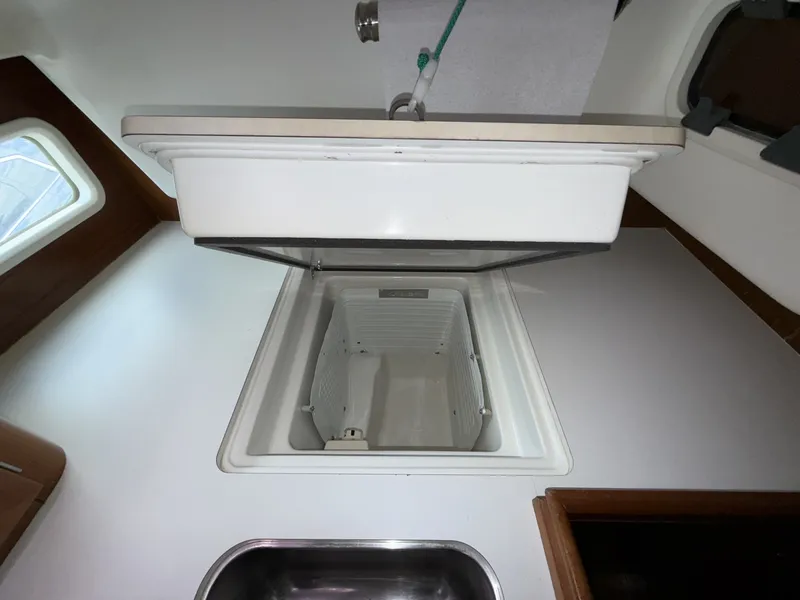 Slide: The Image of Beneteau 411 1998 - 6133861