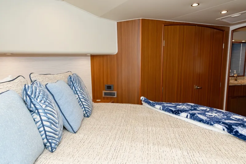 Slide: The Image of Viking 60 DEBS JEM - Master Stateroom 2008 Viking 60 Convertible DEBS JEM - 6135956