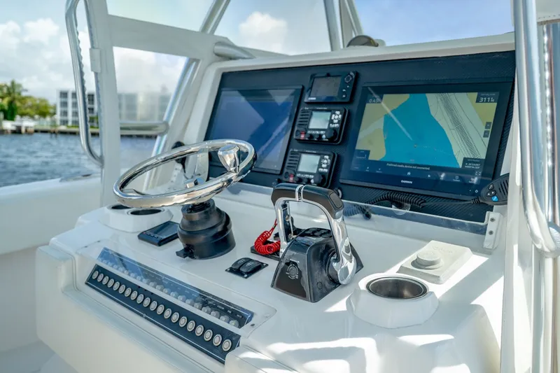 Slide: The Image of Invincible 39 Open Fisherman 2017 - 6134057