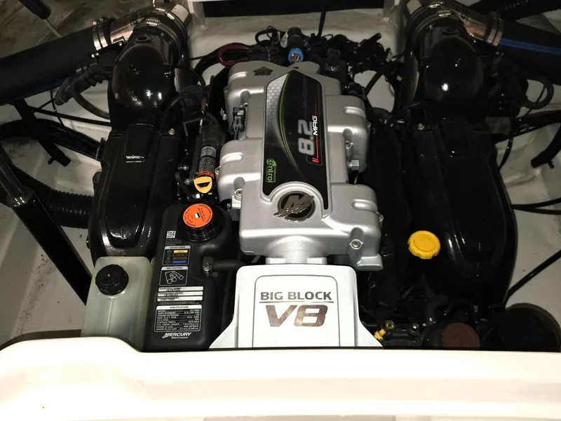 Slide: The Image of Sea Ray 270 SLX 2014 - 6919614