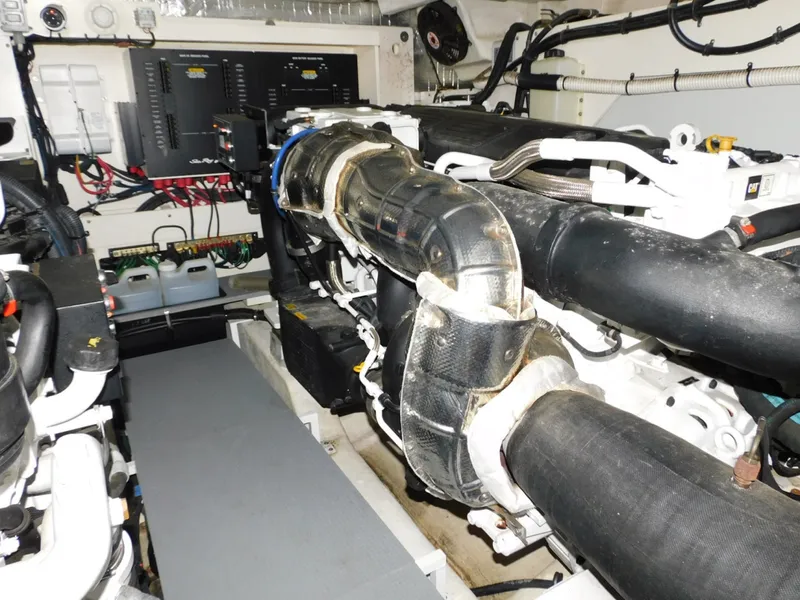 Slide: The Image of Sea Ray 550L 2019 - 6135474