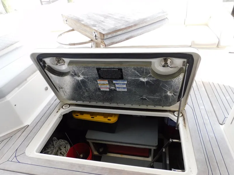 Slide: The Image of Sea Ray 550L 2019 - 6135445