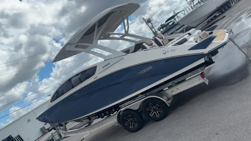 Slide: The Image of Yamaha 275SDX 2023 - 6135524