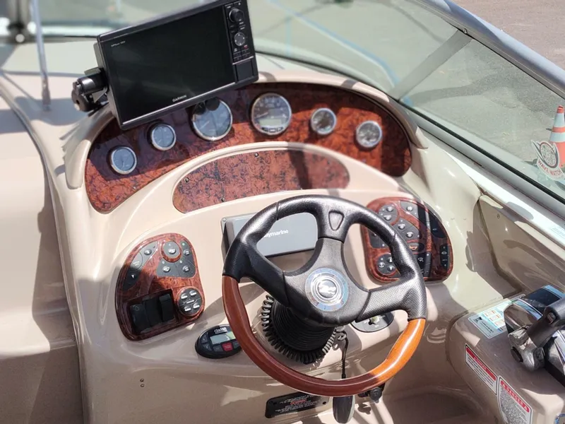 Slide: The Image of Sea Ray 280 Sundancer 2005 - 6135579