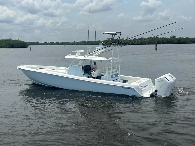 The Image of Contender 44 Center Console 2023 - undefined