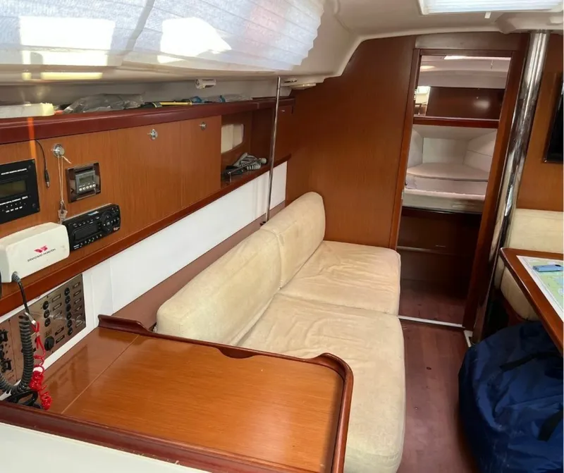 Slide: The Image of Beneteau Oceanis 40 2011 - 6136066