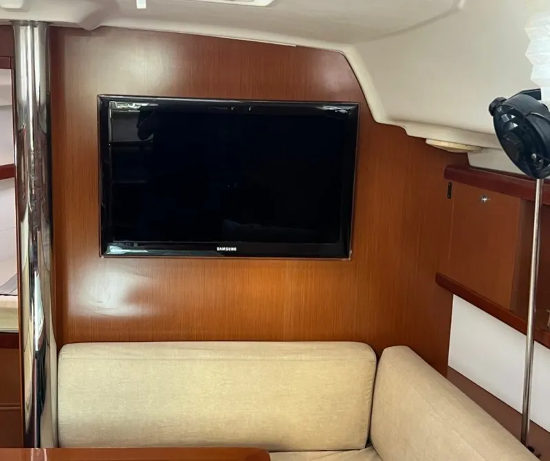 Slide: The Image of Beneteau Oceanis 40 2011 - 6136063