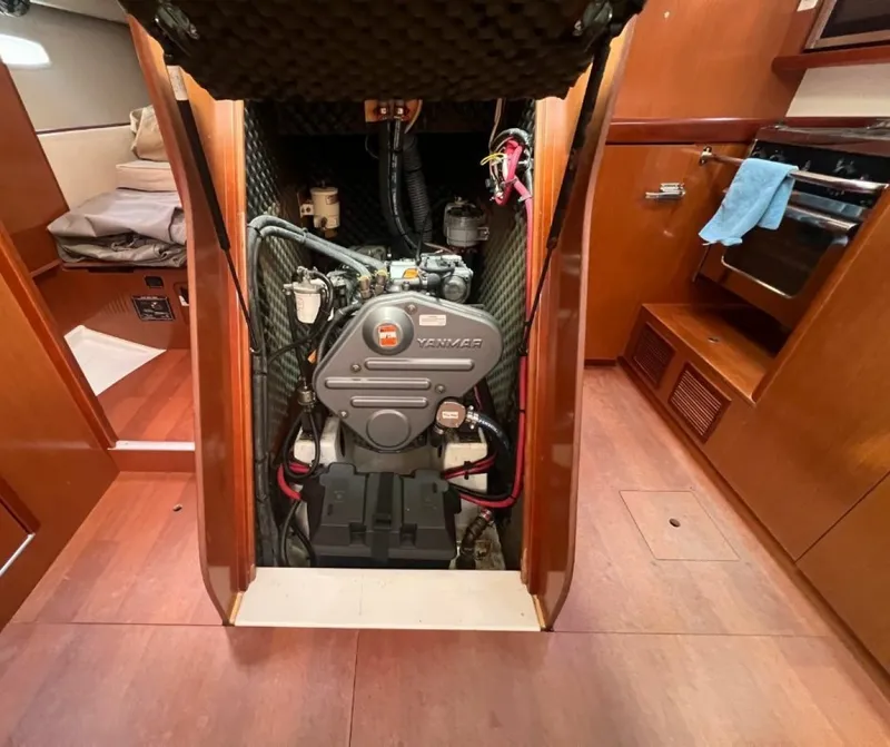 Slide: The Image of Beneteau Oceanis 40 2011 - 6136072