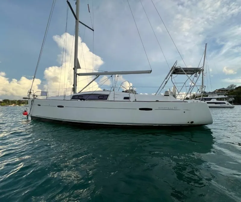 Slide: The Image of Beneteau Oceanis 40 2011 - 6136081