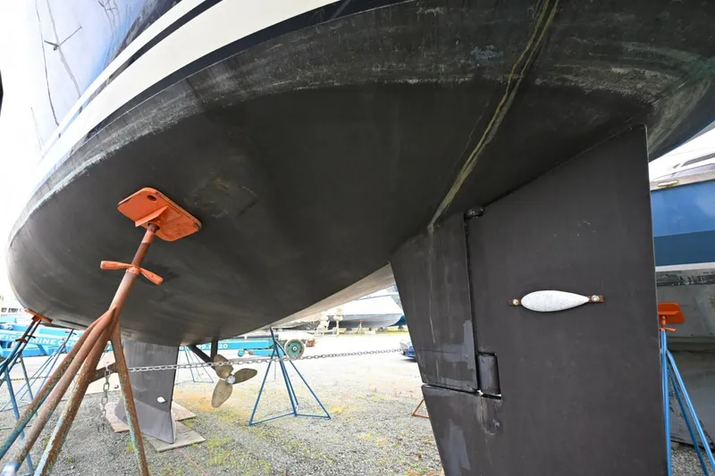 Slide: The Image of Waterline Yachts Inc 50 2006 - 6136255