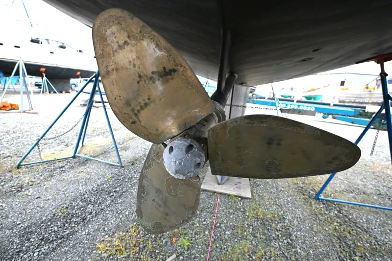 Slide: The Image of Waterline Yachts Inc 50 2006 - 6136258