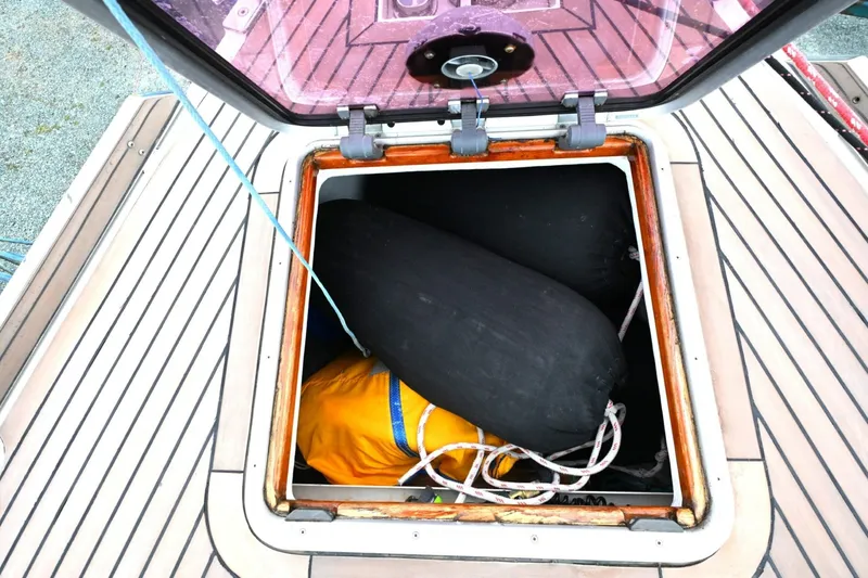 Slide: The Image of Waterline Yachts Inc 50 2006 - 6136124