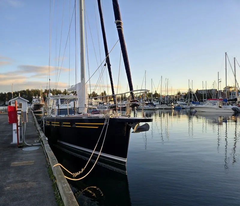 Slide: The Image of Waterline Yachts Inc 50 2006 - 6136114