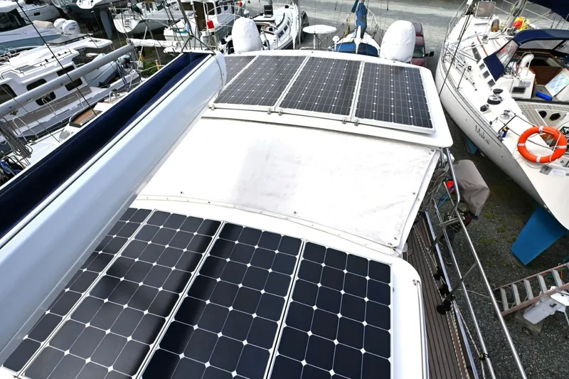 Slide: The Image of Waterline Yachts Inc 50 2006 - 6136132