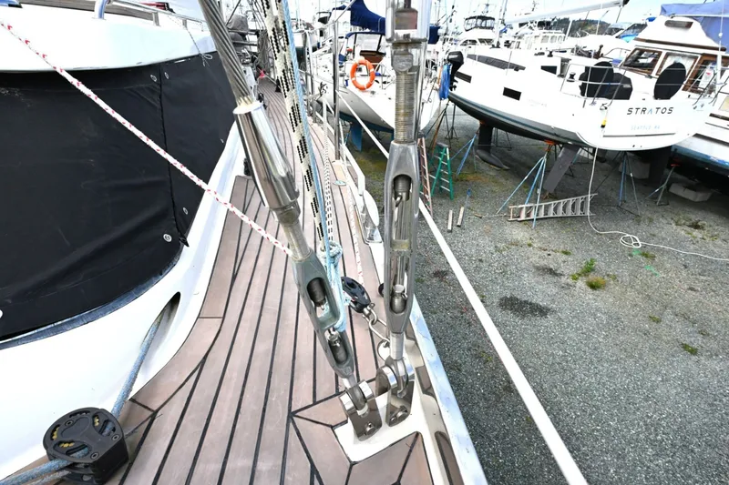 Slide: The Image of Waterline Yachts Inc 50 2006 - 6136137