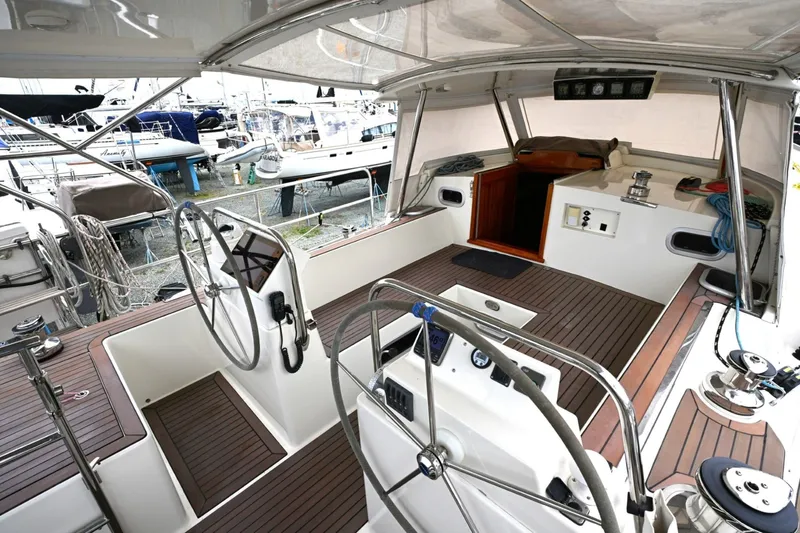 Slide: The Image of Waterline Yachts Inc 50 2006 - 6136115