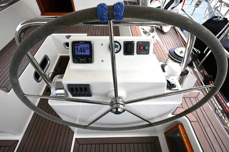 Slide: The Image of Waterline Yachts Inc 50 2006 - 6136116