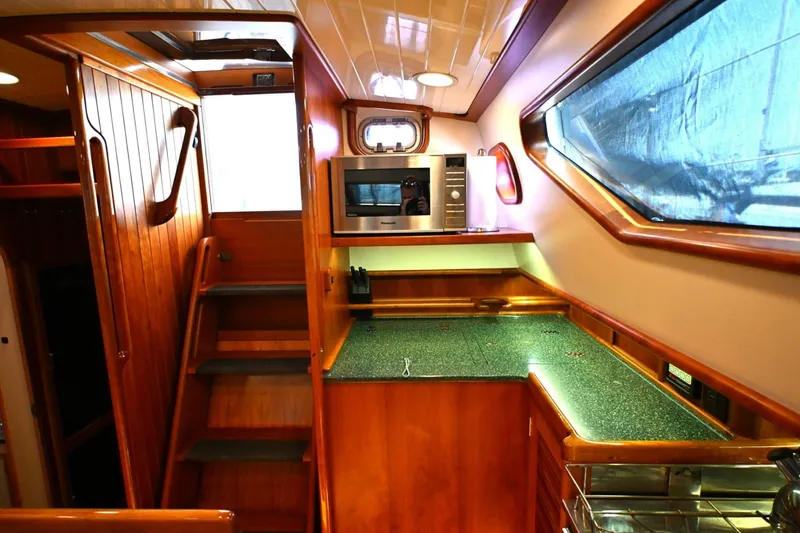 Slide: The Image of Waterline Yachts Inc 50 2006 - 6136152