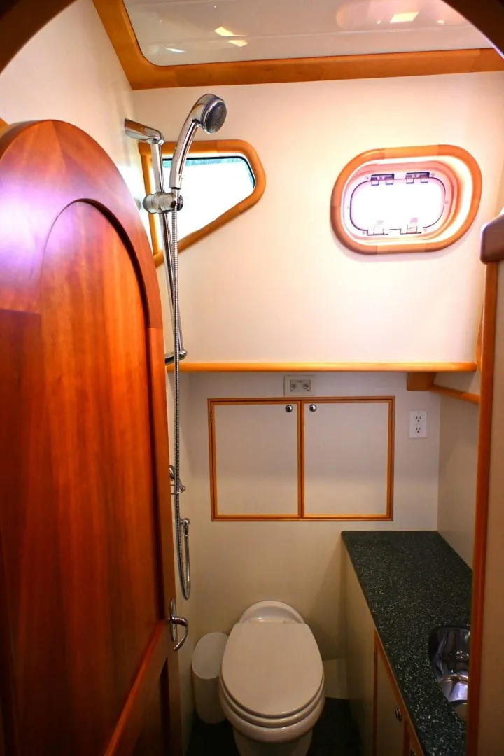 Slide: The Image of Waterline Yachts Inc 50 2006 - 6136160