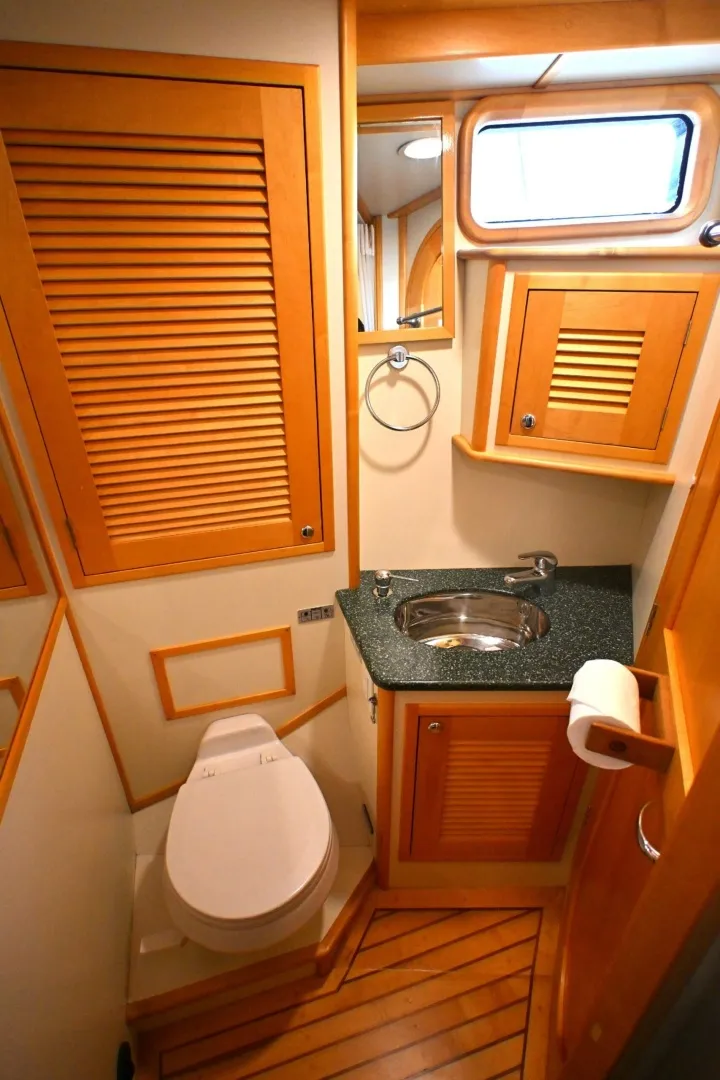 Slide: The Image of Waterline Yachts Inc 50 2006 - 6136177