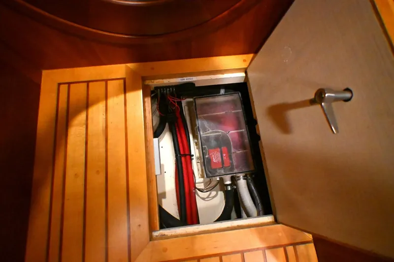 Slide: The Image of Waterline Yachts Inc 50 2006 - 6136182