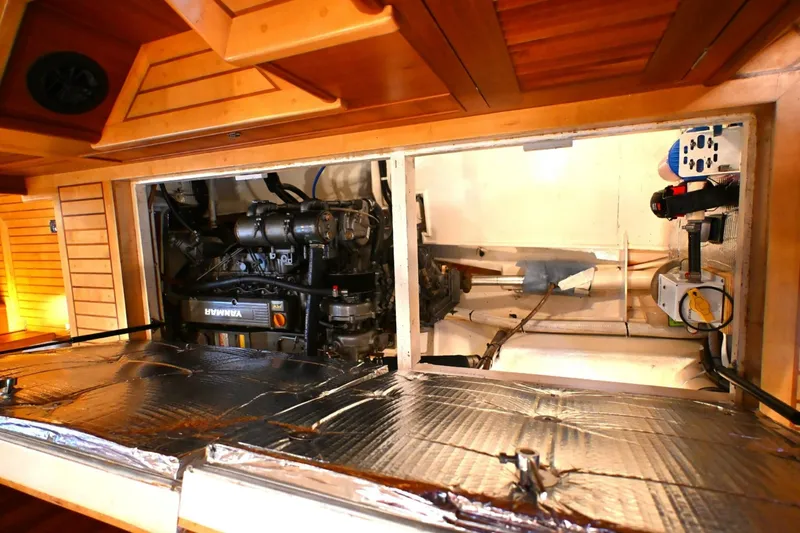 Slide: The Image of Waterline Yachts Inc 50 2006 - 6136188