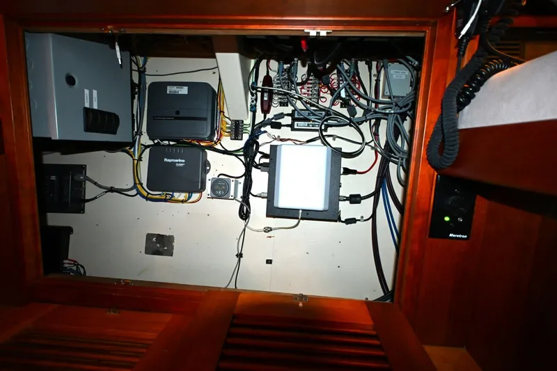 Slide: The Image of Waterline Yachts Inc 50 2006 - 6136189