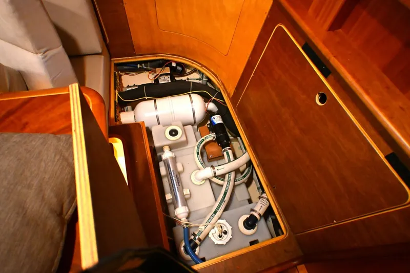 Slide: The Image of Waterline Yachts Inc 50 2006 - 6136204