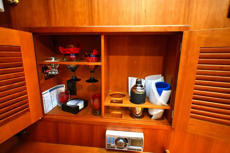 Slide: The Image of Waterline Yachts Inc 50 2006 - 6136210