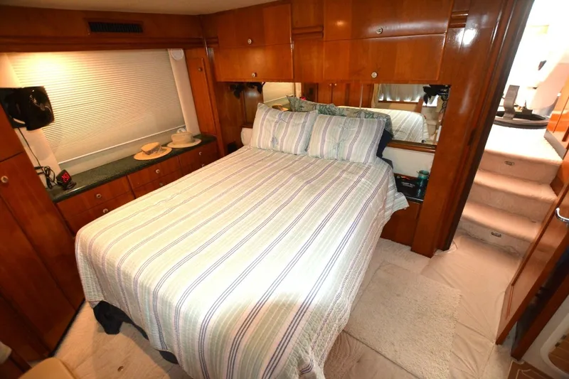 Slide: The Image of Carver Yachts 504 Cockpit Motoryacht 2000 - 6141340