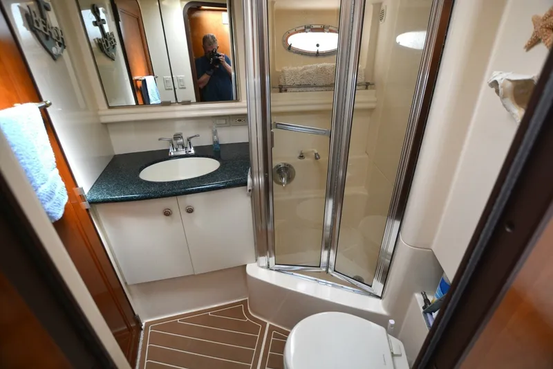 Slide: The Image of Carver Yachts 504 Cockpit Motoryacht 2000 - 6141346
