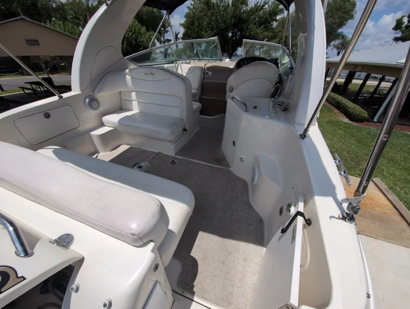 Slide: The Image of Sea Ray 28 2005 - 6138107