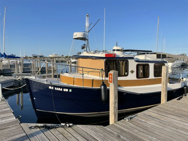 The Image of Ranger Tug R-27 2015 - 6141375