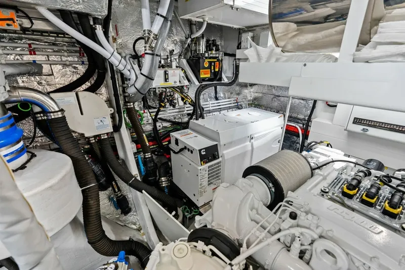 Slide: The Image of Sunseeker 88 Yacht 2026 - 6141665