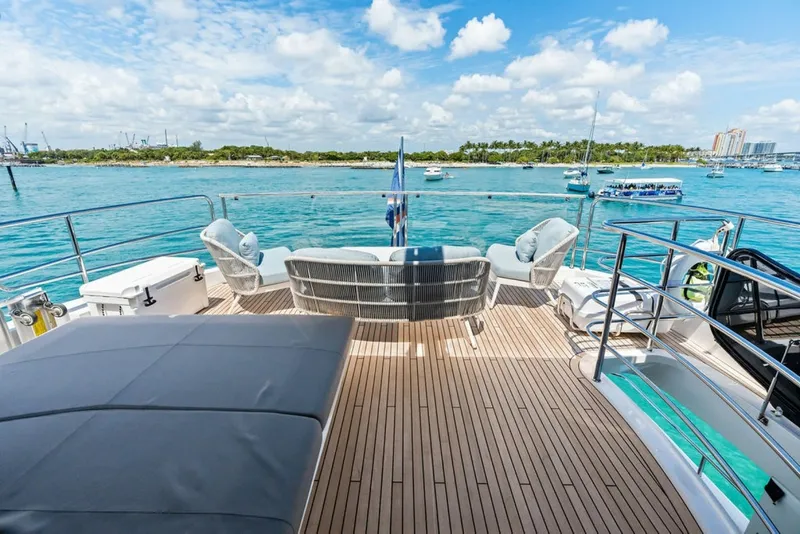 Slide: The Image of Sunseeker 88 Yacht 2026 - 6141545
