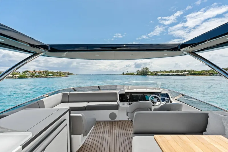 Slide: The Image of Sunseeker 88 Yacht 2026 - 6141552