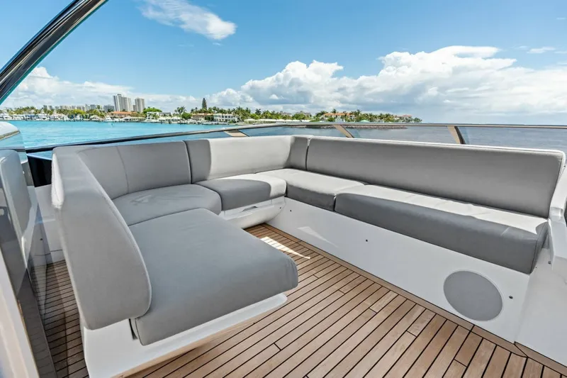 Slide: The Image of Sunseeker 88 Yacht 2026 - 6141553