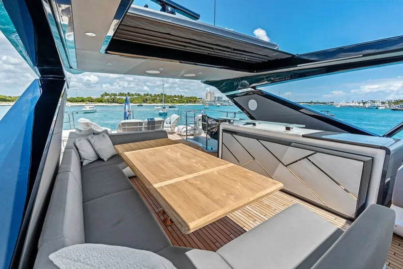 Slide: The Image of Sunseeker 88 Yacht 2026 - 6141557