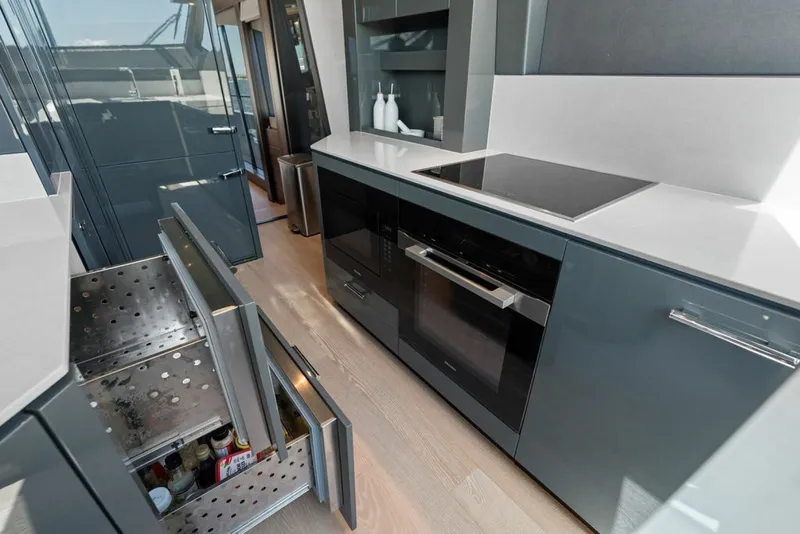 Slide: The Image of Sunseeker 88 Yacht 2026 - 6141578