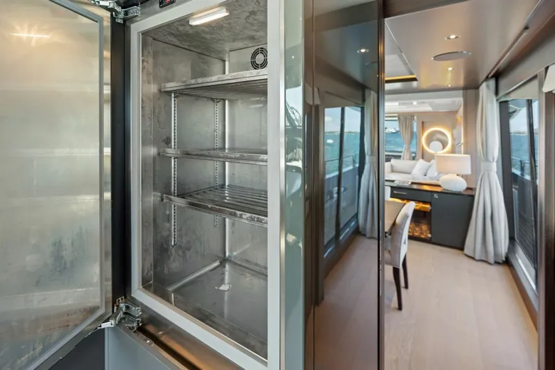 Slide: The Image of Sunseeker 88 Yacht 2026 - 6141580