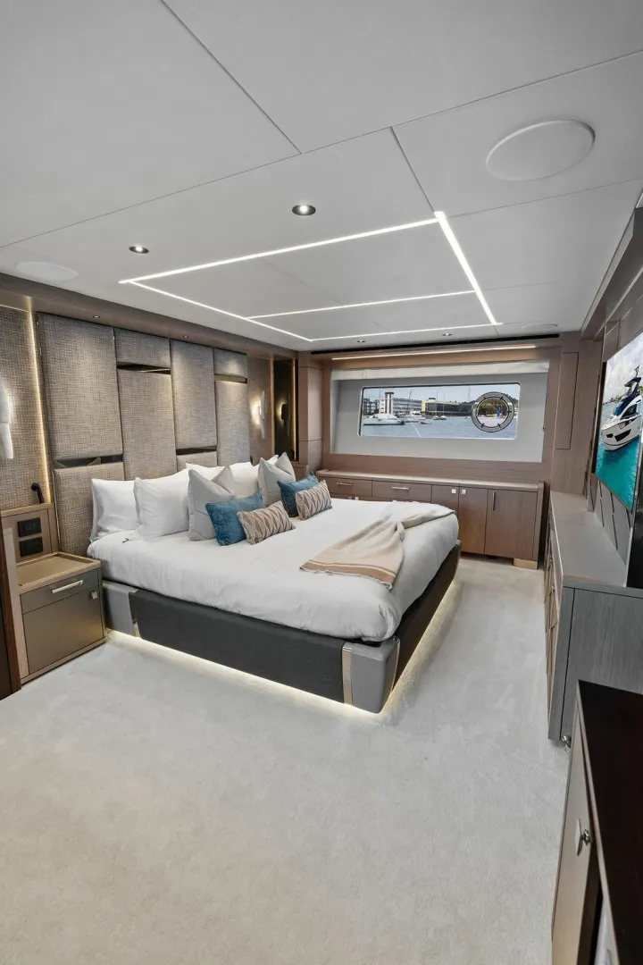 Slide: The Image of Sunseeker 88 Yacht 2026 - 6141612