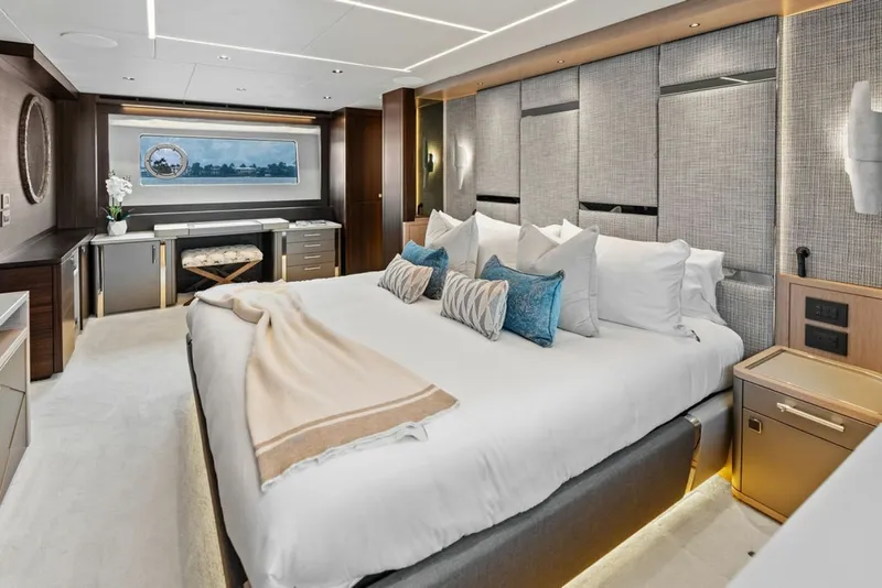 Slide: The Image of Sunseeker 88 Yacht 2026 - 6141605