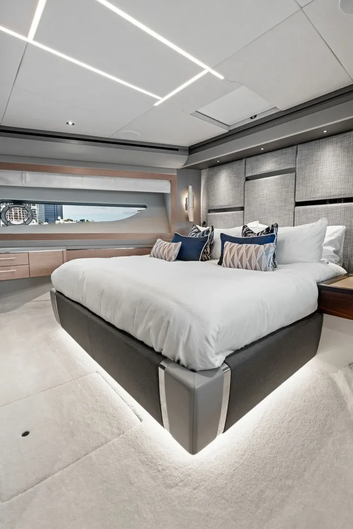 Slide: The Image of Sunseeker 88 Yacht 2026 - 6141586